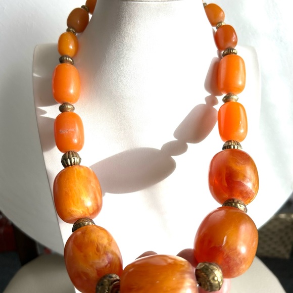 Vintage large amber resin beads handmade necklace with brass spacer 23”inches - Picture 4 of 6